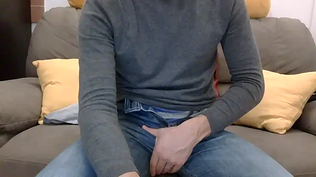 Snapshot of Amicisegreti chatting on November 30, 2025, 9:08 pm Amicisegreti online show from November 30, 2025, 9:08 pm