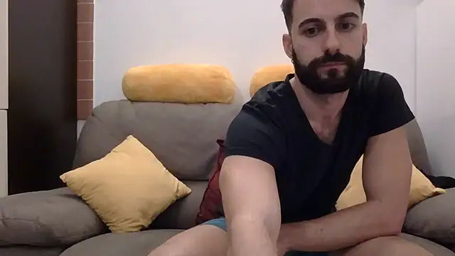 Snapshot of Amicisegreti chatting on December 2, 2025, 6:03 pm Amicisegreti online show from December 2, 2025, 6:03 pm