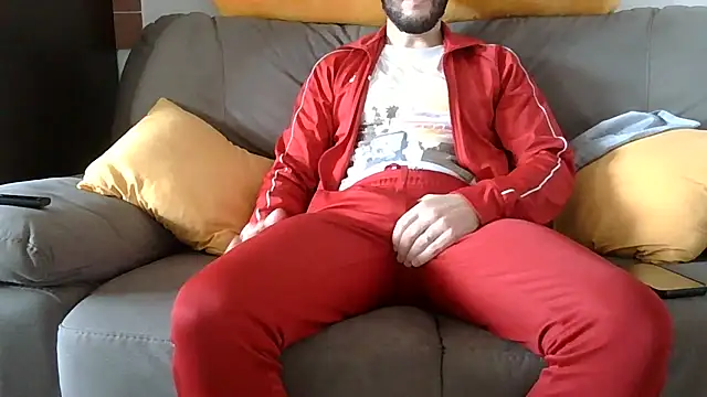 Snapshot of Amicisegreti chatting on December 3, 2025, 10:24 am Amicisegreti online show from December 3, 2025, 10:24 am