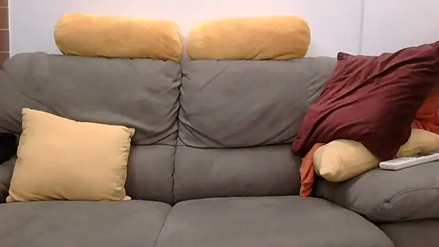 Snapshot of Amicisegreti chatting on December 13, 2025, 9:42 pm Amicisegreti online show from December 13, 2025, 9:42 pm