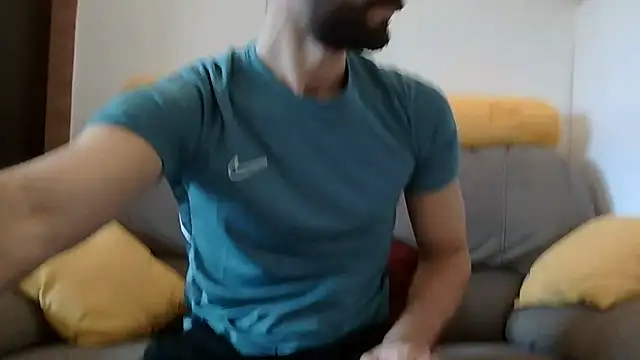 Snapshot of Amicisegreti chatting on December 21, 2025, 11:06 am Amicisegreti online show from December 21, 2025, 11:06 am