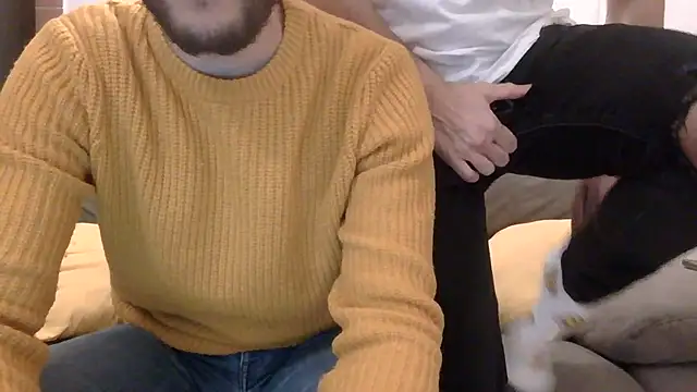 Snapshot of Amicisegreti chatting on January 11, 2026, 9:42 pm Amicisegreti online show from January 11, 2026, 9:42 pm