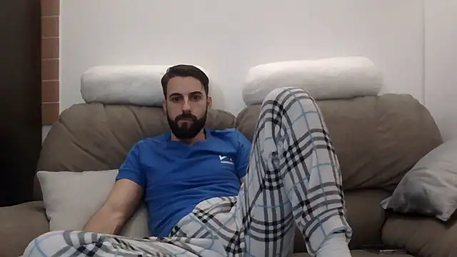 Snapshot of Amicisegreti chatting on January 14, 2026, 8:58 pm Amicisegreti online show from January 14, 2026, 8:58 pm