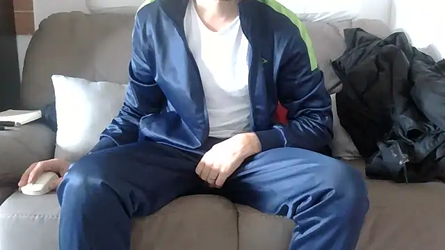 Snapshot of Amicisegreti chatting on January 15, 2026, 9:58 am Amicisegreti online show from January 15, 2026, 9:58 am