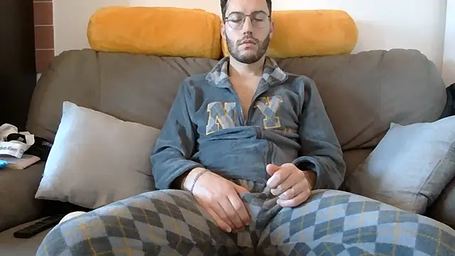 Snapshot of Amicisegreti chatting on February 2, 2026, 7:29 am Amicisegreti online show from February 2, 2026, 7:29 am