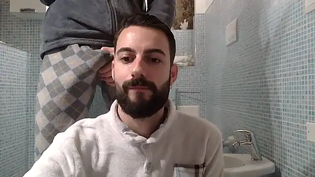 Snapshot of Amicisegreti chatting on February 12, 2026, 7:14 am Amicisegreti online show from February 12, 2026, 7:14 am