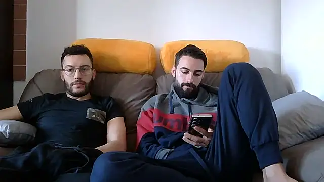 Snapshot of Amicisegreti chatting on February 17, 2026, 9:17 am Amicisegreti online show from February 17, 2026, 9:17 am