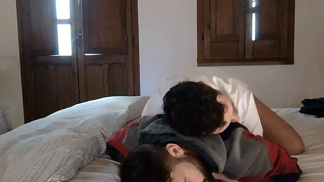 Snapshot of Amicisegreti chatting on February 28, 2026, 4:08 pm Amicisegreti online show from February 28, 2026, 4:08 pm