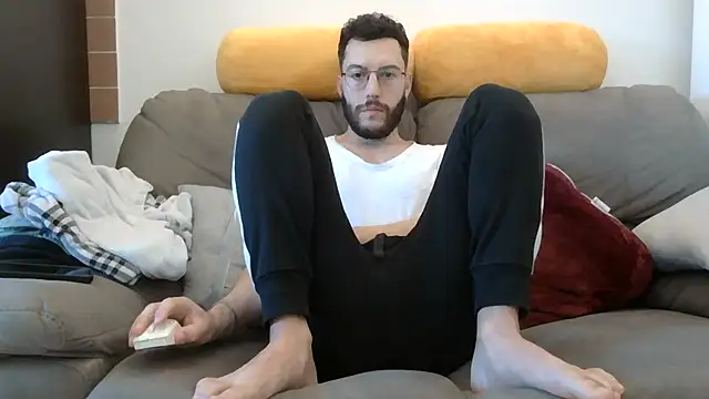 Snapshot of Amicisegreti chatting on March 16, 2026, 6:39 am Amicisegreti online show from March 16, 2026, 6:39 am