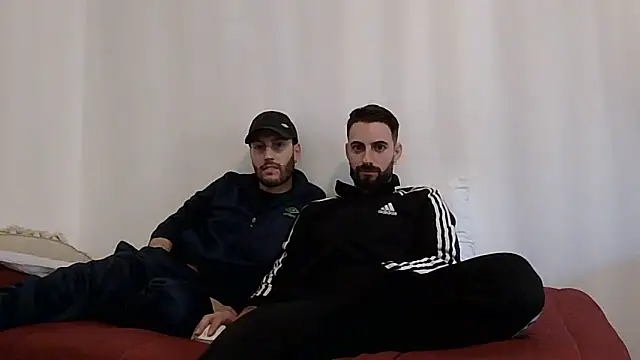 Snapshot of Amicisegreti chatting on March 22, 2026, 1:58 pm Amicisegreti online show from March 22, 2026, 1:58 pm