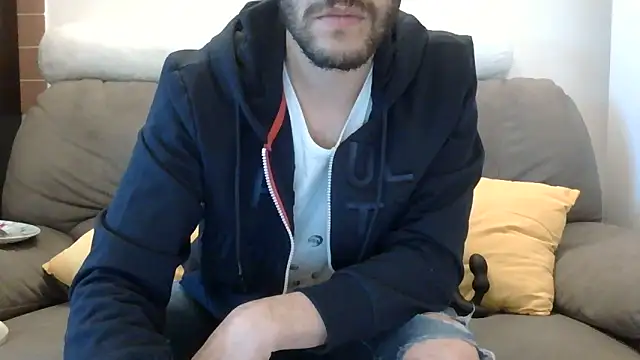 Snapshot of Amicisegreti chatting on April 1, 2026, 4:59 pm Amicisegreti online show from April 1, 2026, 4:59 pm