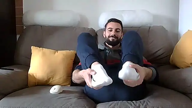 Snapshot of Amicisegreti chatting on April 2, 2026, 10:46 am Amicisegreti online show from April 2, 2026, 10:46 am