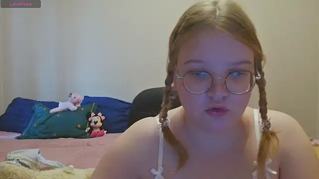 Snapshot of Rosa_Grenn chatting on October 24, 2025, 9:06 am Rosa Grenn online show from October 24, 2025, 9:06 am