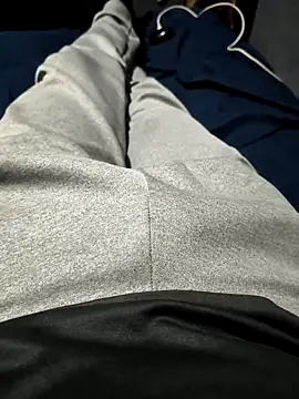 Snapshot of Aaia93 chatting on November 14, 2025, 5:17 am Aaia93 online show from November 14, 2025, 5:17 am