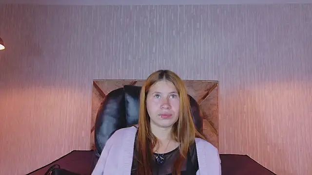 Olivia11  online show from February 11, 2026, 4:45 pm