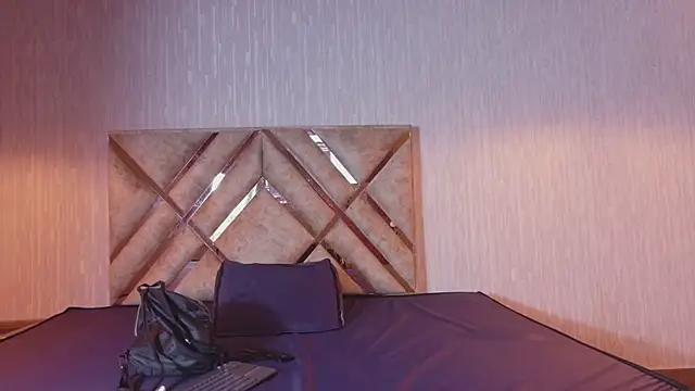 Olivia11  online show from February 25, 2026, 12:48 pm