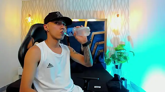 Snapshot of Justin_Lakee chatting on October 15, 2025, 11:16 pm Justin Lakee online show from October 15, 2025, 11:16 pm