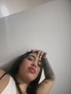 Snapshot of SofiaWildee chatting on October 8, 2025, 11:02 pm SofiaWildee online show from October 8, 2025, 11:02 pm