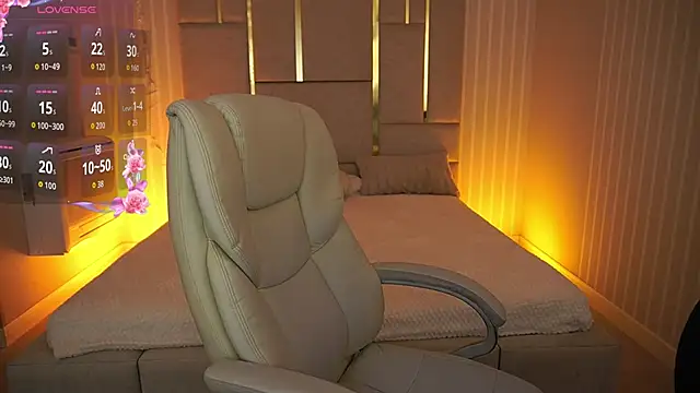 MirielleNymph online show from October 6, 2025, 6:00 am