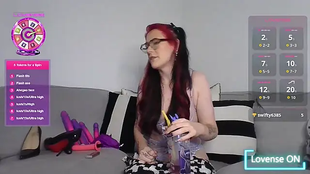 Snapshot of Harley-Moon chatting on October 23, 2025, 9:24 pm Harley-Moon online show from October 23, 2025, 9:24 pm