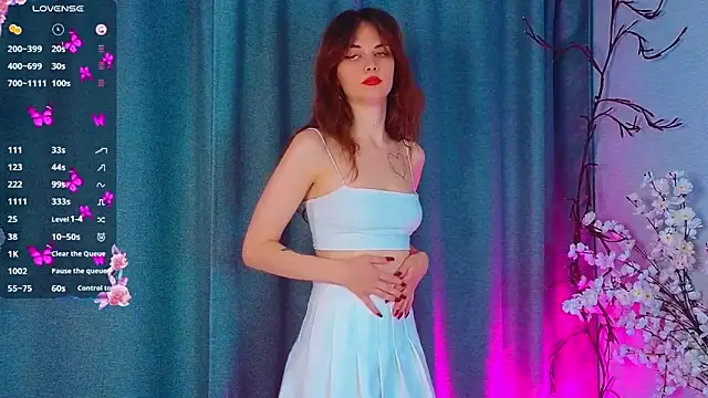 Snapshot of LisaDrake chatting on September 22, 2025, 8:33 pm LisaDrake online show from September 22, 2025, 8:33 pm