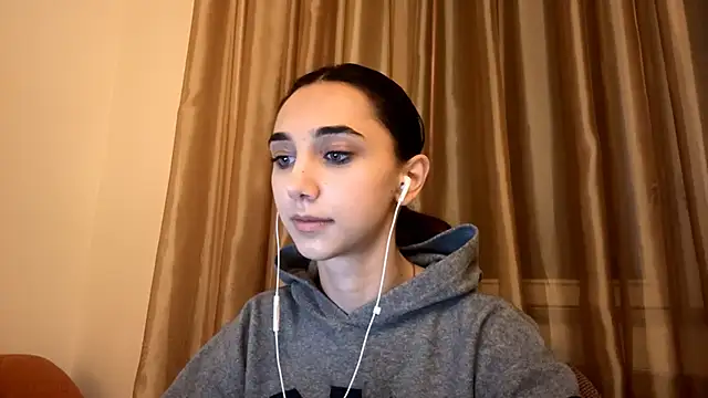 LinaMour online show from September 25, 2025, 10:13 pm