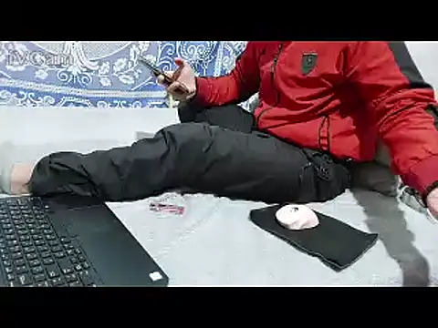 yazinyazin1 online show from February 25, 2026, 5:11 pm