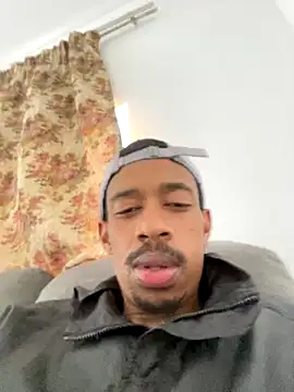 Snapshot of fitsexyman chatting on September 24, 2025, 2:31 pm fitsexyman online show from September 24, 2025, 2:31 pm