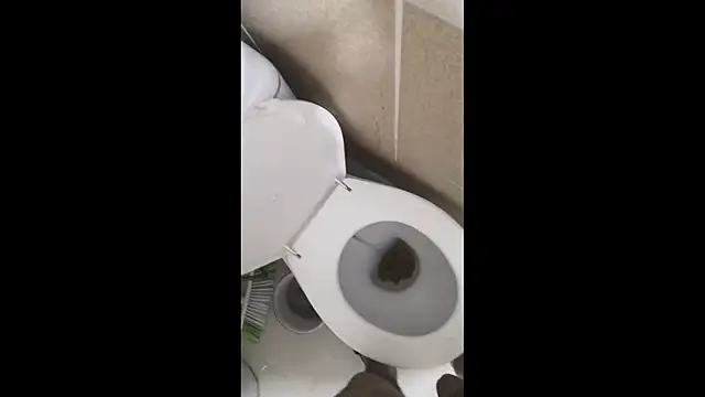 Snapshot of sisman31 chatting on November 6, 2025, 8:32 pm sisman31 online show from November 6, 2025, 8:32 pm