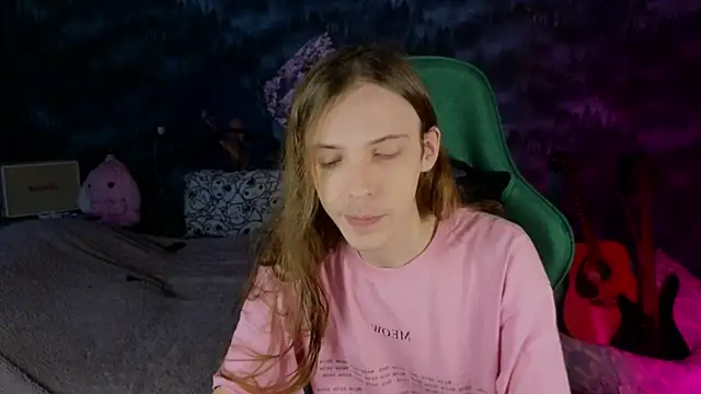 Snapshot of artass2 chatting on September 19, 2025, 5:57 pm artass2 online show from September 19, 2025, 5:57 pm