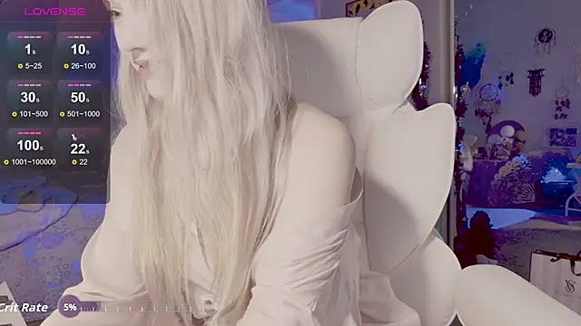 Snapshot of Talulaa chatting on October 20, 2025, 5:35 pm Talulaa online show from October 20, 2025, 5:35 pm