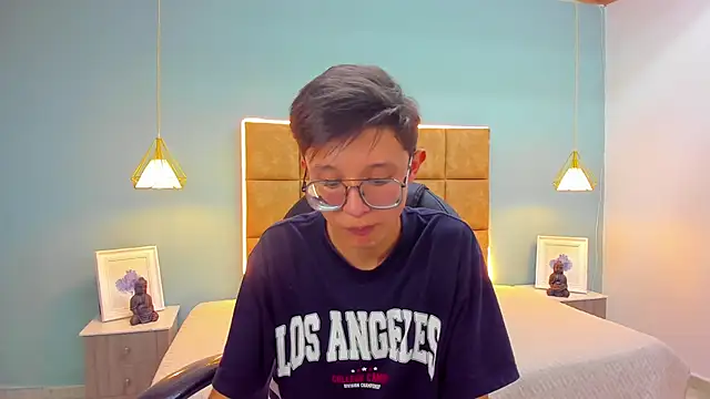 Snapshot of SantiagoRusso18 chatting on October 14, 2025, 9:04 pm SantiagoRusso18 online show from October 14, 2025, 9:04 pm