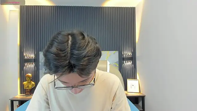 Snapshot of SantiagoRusso18 chatting on October 28, 2025, 2:31 pm SantiagoRusso18 online show from October 28, 2025, 2:31 pm