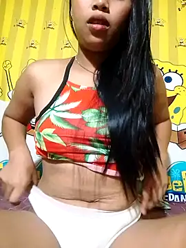 Snapshot of UrSweetAsianLady_02 chatting on February 3, 2026, 12:31 am UrSweetAsianLady 02 online show from February 3, 2026, 12:31 am