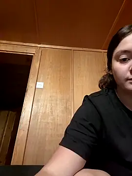 Snapshot of YoungLiisaxx chatting on September 9, 2025, 5:40 am YoungLiisaxx online show from September 9, 2025, 5:40 am