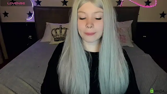 Diana Dream online show from October 22, 2025, 7:57 pm