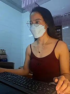 LazdyLy online show from September 19, 2025, 5:57 pm