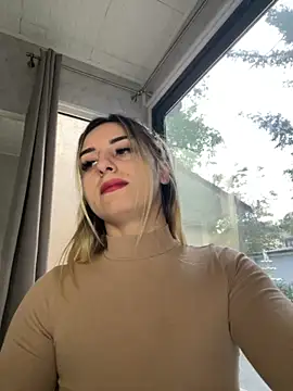 Ella Vee online show from September 26, 2025, 5:33 am