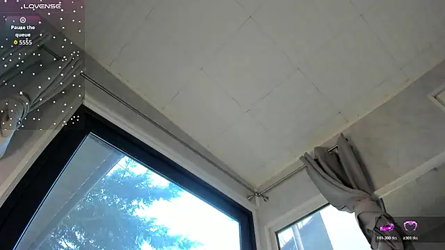 Ella Vee online show from March 4, 2026, 5:46 am