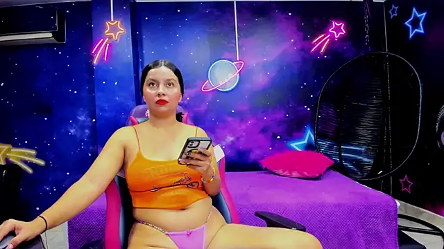 Snapshot of Thalia_Cortea chatting on November 12, 2025, 3:18 am Thalia Cortea online show from November 12, 2025, 3:18 am