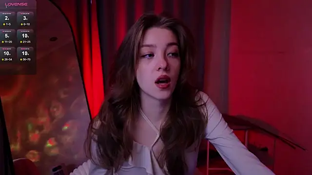 Snapshot of AstraMist chatting on October 22, 2025, 1:11 pm AstraMist online show from October 22, 2025, 1:11 pm