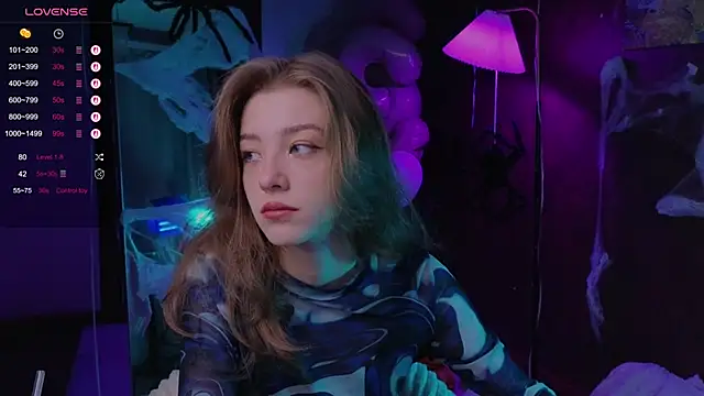 Snapshot of AstraMist chatting on October 27, 2025, 1:37 pm AstraMist online show from October 27, 2025, 1:37 pm