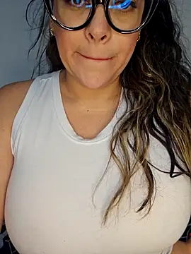 Snapshot of Nicoleefaith_ chatting on September 25, 2025, 5:27 pm Nicoleefaith online show from September 25, 2025, 5:27 pm