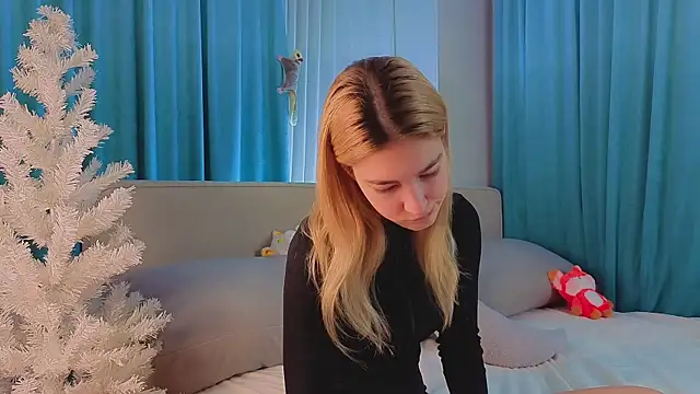 AngelicRice online show from December 18, 2025, 11:27 am