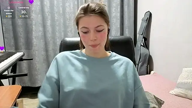 CutieAnny online show from June 1, 2026, 10:55 pm