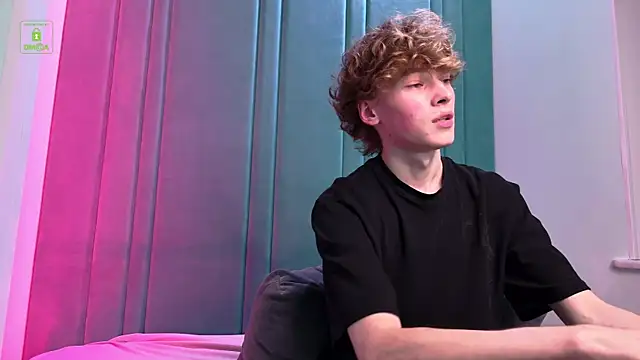 Snapshot of Kevin_Garsia chatting on September 19, 2025, 8:42 pm Kevin Garsia online show from September 19, 2025, 8:42 pm