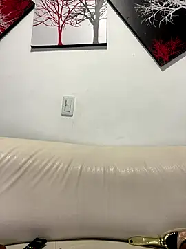 zaracollins01 online show from September 12, 2025, 3:50 am