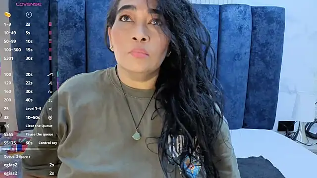 yunkeyc online show from December 3, 2025, 2:19 am