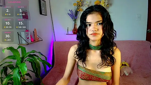 emycarver09 online show from October 13, 2025, 12:16 pm