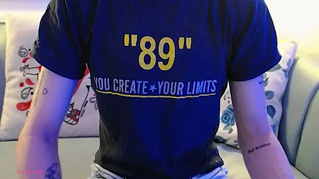 ArianaSantana online show from October 26, 2025, 12:44 pm